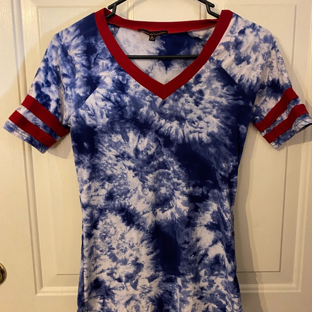 Blue Almost Famous Dri fit Tie-Dye V-Neck Tee with Red Trim - size medium